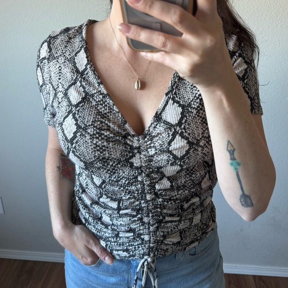 Vibe Snakeskin Blouse - Picture 2 of 5